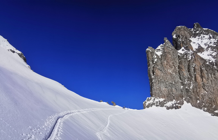 guide-haute-montagne Ski de Randonnée : Journée Ski de rando / Splitboard