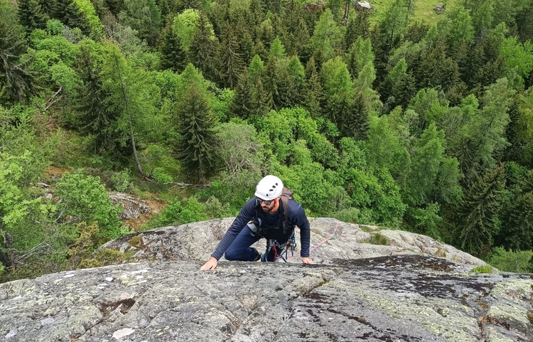 guide-haute-montagne Stage Grandes Voies à Chamonix Escalade : salle, falaise et grandes voies