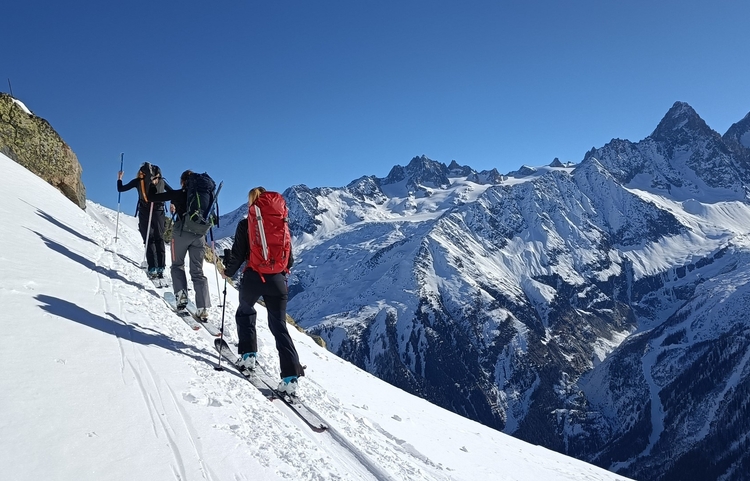 guide-haute-montagne Ski de Randonnée : Journée Ski de rando / Splitboard